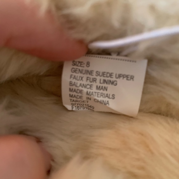 Ugg knock off target slippers. NWT. Faux fur lined. Size 8 women’s. Excellent - Picture 5 of 8